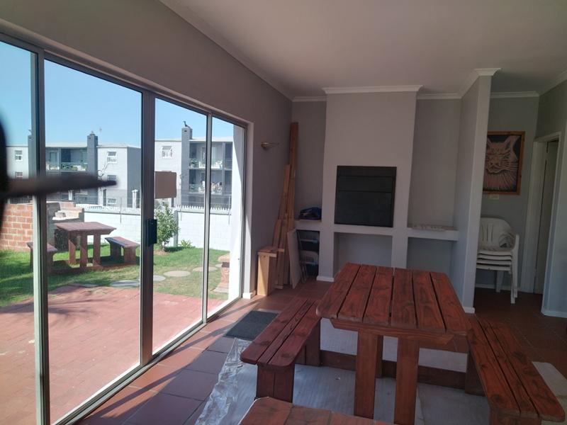 2 Bedroom Property for Sale in Vredekloof East Western Cape
